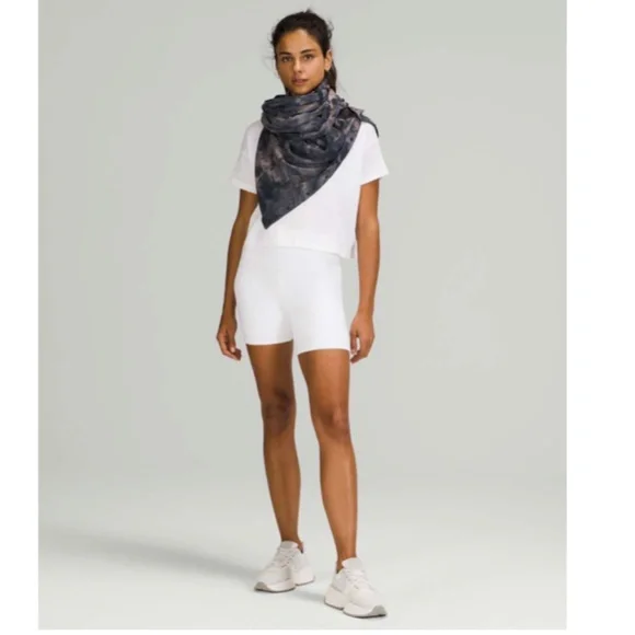 LULULEMON Customizable Snap Scarf OS Diamond Dye Lunar Rock True Navy - Picture 2 of 9